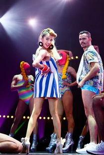 莉佐：巡回演唱会纪实,巡回演唱会，激情燃烧的舞台纪实